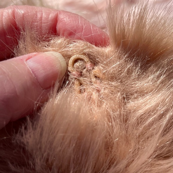 Blush pink size SMALL faux fur vest excellent condition!!! - Picture 9 of 11